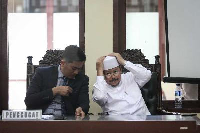 Ketua Pengurus Besar Nahdlatul Ulama meminta HTI menghormati putusan pengadilan.
