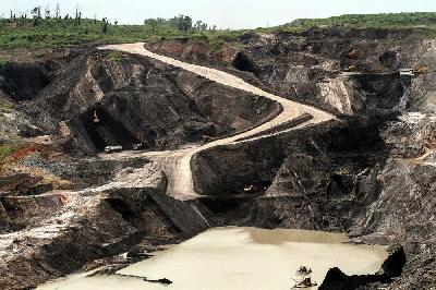 Produksi batu bara melanggar Rencana Pembangunan Jangka Menengah Nasional.
