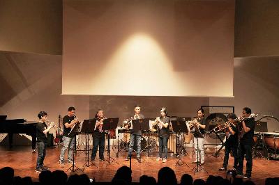 Sejak 1950-an, kelompok orkestra lahir dan mati silih berganti. Amadeus Orchestra memberi harapan untuk kelangsungan musik orkestra di Indonesia.