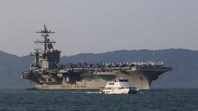Kapal Perang AS Berlayar di Dekat Laut Cina Selatan