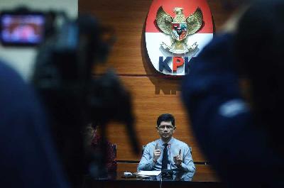 KPK meminta agar tindak pidana korupsi tetap diatur dalam undang-undang khusus. 