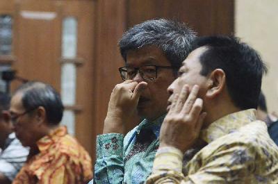 KPK mencari penyuruh Andi Narogong memberikan uang ke Golkar Jawa Tengah.