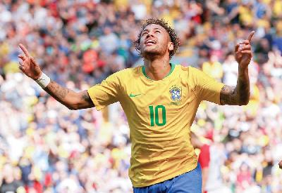 Tampil apik dan bikin satu gol, Neymar mengklaim baru 80 persen.