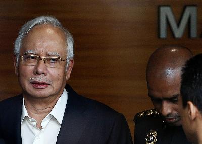 Mantan Perdana Menteri Malaysia Najib Razak di Komisi Anti Korupsi Malaysia di Putrajaya, Malaysia , 24 Mei 2018. REUTERS/Lai Seng Sin