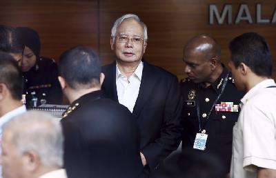 Polisi Geledah Rumah yang Diduga Milik Najib