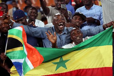 Penggemar Senegal pada babak Kualifikasi Piala Dunia 2018 melawan Afrika Selatan di Stadion Peter Mokaba, Polokwane, Afrika Selatan, 10 November 2017. REUTERS/Siphiwe Sibeko