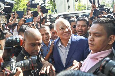 Polisi menyita harta senilai Rp 3,9 triliun dari Najib Razak dan keluarganya. Tersangka kasus 1MDB ditargetkan diadili akhir tahun ini.