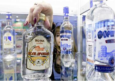 Vodka menjadi bagian dari masyarakat Rusia sejak abad ke-17. Biarawan Isidor tercatat sebagai produsen pertama minuman keras itu.