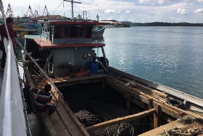 KM Tapan Ocean yang ditangkap Bakamla di Bintan, Kepualauan Riau, 26 Mei lalu. foto: dok.bakamla