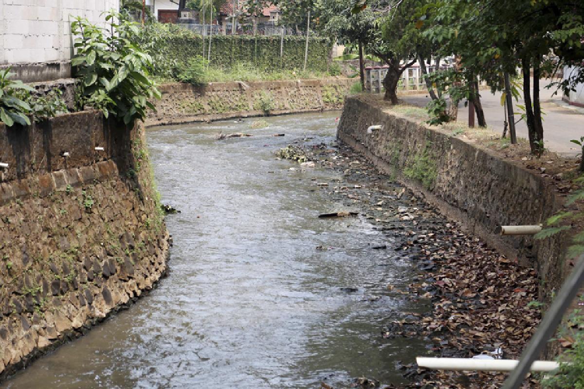 Sumber Air Warga Jakarta Selatan Tercemar Limbah Domestik  