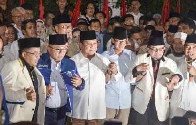 Partai pendukung Prabowo-Sandiaga berebut posisi ketua tim pemenangan. Demokrat mengincar kenaikan elektabilitas dengan menyorongkan Agus Yudhoyono.