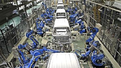 Perakitan mobil dengan menggunakan robot di pabrik PT. Suzuki Indomobil Motor, Cikarang, Bekasi, Jawa Barat. -Dok. Suzuki Indomobil Motor