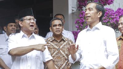 Joko Widodo dan Prabowo Subianto di Jalan Kertanegara, Jakarta Selatan, Oktober 2014. -Dok TEMPO/M. Iqbal Ichsan