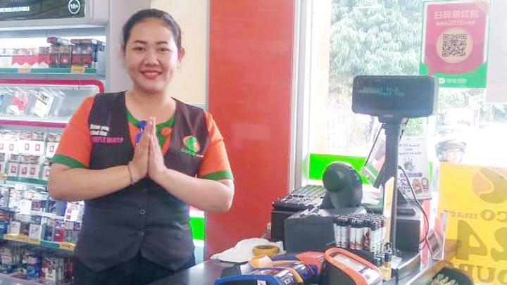 Ratusan hotel dan pedagang di Bali melayani pembayaran aplikasi Alipay dan WeChat. Bank lokal tertarik menjadi penghubung transaksi.