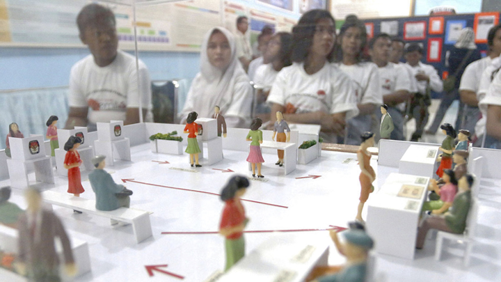 Maket tempat pemungutan suara pemilihan umum dalam peresmian Rumah Pintar Pemilu KPU Kota Medan, Sumatera Utara, Oktober 2016. ANTARA/Irsan Mulyadi