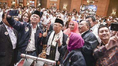 Vice-presidential candidate No. 01, Ma’ruf Amin, with his supporters during the Lembang Sembilan Institute National Gathering in Jakarta, February 24 