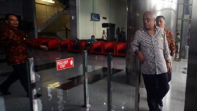 DPR member Melchias Marcus Mekeng after questioning at the KPK building, Jakarta, September 2018. TEMPO/Imam Sukamto
