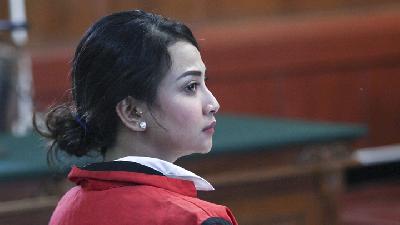 Vanessa Angel menjalani sidang perdana di Pengadilan Negeri Surabaya, 24 April lalu./ANTARA/Moch Asim/pras.