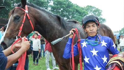 Gairah Pacuan Kuda Minang/Tempo/Febriyanti