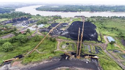 Harum Energy’s coal mine in East Kalimantan. / Harum Energy Public Expose May 2017