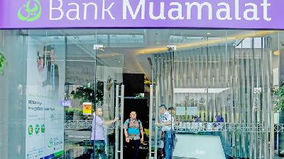 Aktivitas perbankan di kantor Bank Muamalat, Jakarta, September 2018./ TEMPO/Tony Hartawan