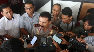 Kepala Kepolisian Daerah Sumatera Barat Inspektur Jenderal Polisi Fakhrizal saat memberi keterangan tentang dugaan/ANTARA FOTO/Muhammad Arif Pribadi 