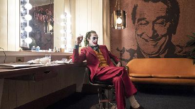 Joaquin Phoniex dalam Joker. imdb