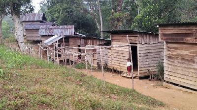 The wodoen huts in the Sungai Kura Elementary School in Benua Kencana village, Sintang Regency, West Kalimantan. TEMPO/Purwani Diyah Prabanda