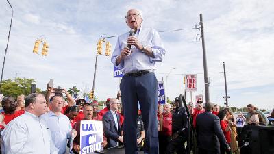 Politikus Partai Demokrat Amerikat Serikat, Bernie Sanders, memberikan pidato di depan pendukungnya di Michigan, Amerika Serikat, September 2019.