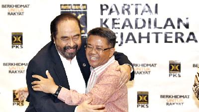 Surya Paloh dan Sohibul Iman di DPP Partai Keadilan Sejahtera, Jakarta, 30 Oktober 2019.  ANTARA/Puspa Perwitasari