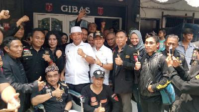 Wali Kota Bekasi Rahmat Effendi (berpeci putih) mengunjungi kantor GIBAS Resort Kota Bekasi, 26 September 2018./www.bekasikota.go.id