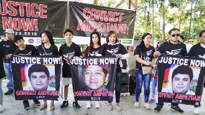 Keluarga korban pembunuhan Ampatuan berunjuk rasa menuntut keadilan di Maguindanao, Filipina./ seapa.org