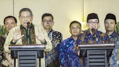 Ketua Umum Partai Demokrat Susilo Bambang Yudhoyono bersama jajaran pengurus Partai Keadilan Sejahtera di Jakarta, Juli 2018. Dok TEMPO/Wisnu Agung Prasetyo