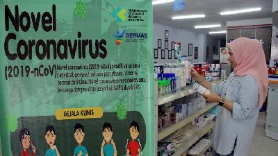 Boks berisi masker sebagai antisipasi virus Corona yang dijual di salah satu apotek di Makassar, Sulawesi Selatan, 1 Februari 2020. ANTARA FOTO/Arnas Padda, Dok. RSUP Persahabatan
