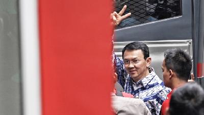 Basuki Tjahaja Purnama saat tiba di Cipinang, Jakarta, Mei 2017. ANTARA/Ubaidillah
 