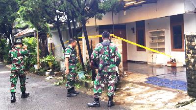 Proses eksekusi rumah di komplek TNI-AD Jatiwaringin, 27 Februari lalu./Dok. Warga