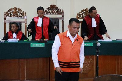 Bupati Bengkayang nonaktif Suryadman Gidot di Pengadilan Tipikor Pontianak, Kalimantan Barat, 10 Maret lalu. ANTARA/Jessica Helena Wuysang