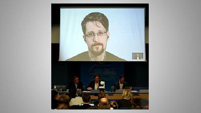 Edward Snowden saat menjadi pembicara via video di Stasbrough, Prancis, Maret 2019./Reuters/Vincent Kesler