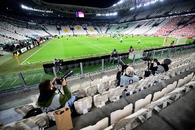 Pertandingan liga Serie A antara Juventus dengan Inter Milan di Allianz Stadium, Turin, Italia, 8 Maret lalu. REUTERS/Massimo Pinca/File Photo