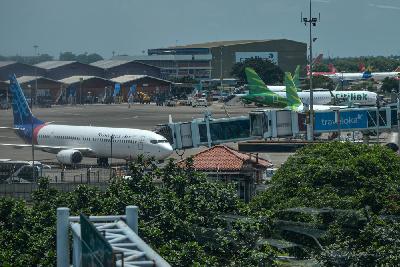 Makapai penerbangan di bandara Soekarno Hatta Tangerang, Banten, 2 Maret lalu. Tempo/Tony Hartawan