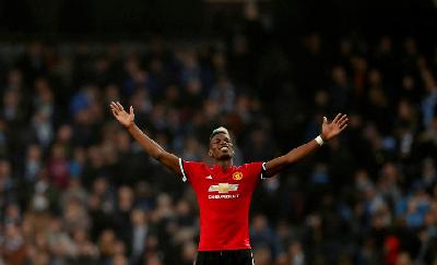 Pemain Manchester United, Paul Pogba di Etihad Stadium, Inggris, 7 April 2018. REUTERS/Russell Cheyne