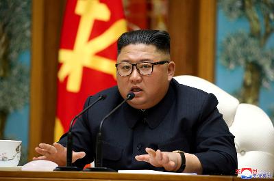 Pemimpin Korea Utara, Kim Jong-un, berbicara dalam rapat Politbiro Partai Pekerja Korea pada 11 April lalu.