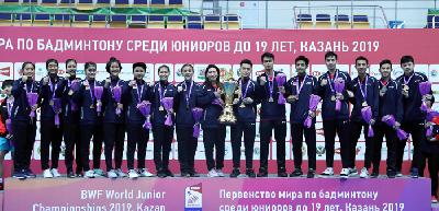 Tim bulu tangkis junior Indonesia berhasil meraih Piala Suhandinata dalam Kejuaraan Dunia Junior 2019 di Kazan, Rusia.
