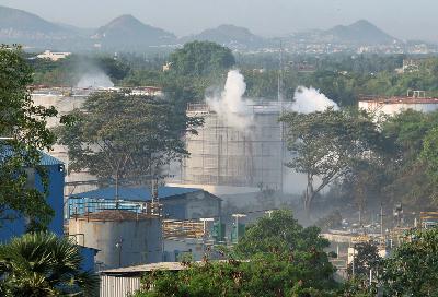 Gas kimia bocor dari pabrik plastik polistirena LG Chem di Visakhapatnam, India, 7 Mei 2020. REUTERS/R Narendra
