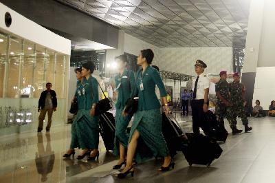 Sejumlah pramugari PT Garuda Indonesia di Terminal III Ultimate, Bandara Internasional Soekarno-Hatta, Tangerang, Banten. Dok Tempo/Dian Triyuli Handoko