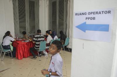Pendaftaran Penerimaan Peserta Didik Baru (PPDB) di SMAN 1 Jakarta, Jakarta, Juni 2019. TEMPO/Muhammad Hidayat
