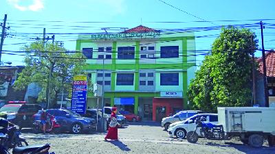 Rumah Sakit Umum Bunda di Jalan Raya Kundi, Waru, Sidoarjo, Rabu, 3 Juni 2020. TEMPO/Nur Hadi