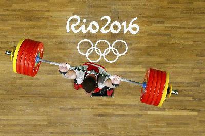 Cabang angkat berat di Olimpiade Rio 2016, Rio de Janeiro, Brasil. REUTERS/Damir Sagolj