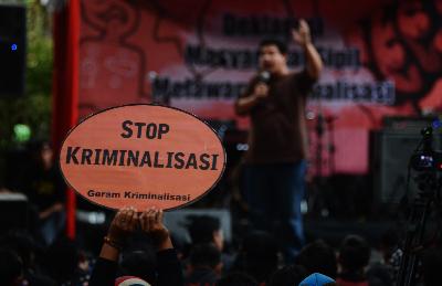 Aksi masyarakat sipil melawan Kriminalisasi di kantor Yayasan Lembaga Bantuan Hukum Indonesia (YLBHI), Jakarta.  TEMPO/Imam Sukamto
