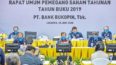 Suasana Rapat Umum Pemegang Saham Tahunan PT Bank Bukopin Tbk. di Jakarta, 
18 Juni lalu./ Tempo/Tony Hartawan